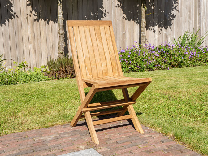 Gartenmöbelgarnitur für 4 Personen mit rundem Gartentisch und 4 Klappstühlen Asti