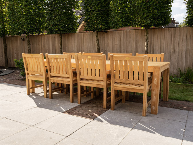 Gartenmöbelgarnitur für 8 Personen mit 300 cm langem Gartentisch Verona und Blockholzstühlen