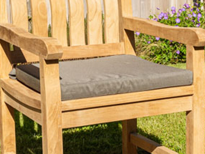 Gartenmöbelgarnitur für 8 Personen mit 300 cm langem Gartentisch Verona und Blockholzstühlen