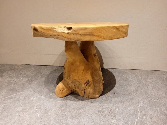 Runder Couchtisch 60 x 45 cm - Teakholz aus Wurzelholz