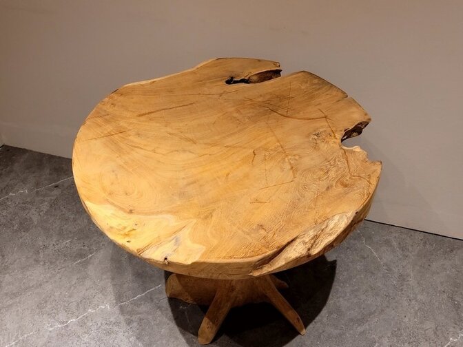 Beistelltisch aus Wurzelholz 80 x 67 cm