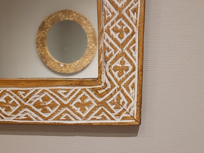 Spiegel mit geschnitztem Holzrahmen 66x71cm