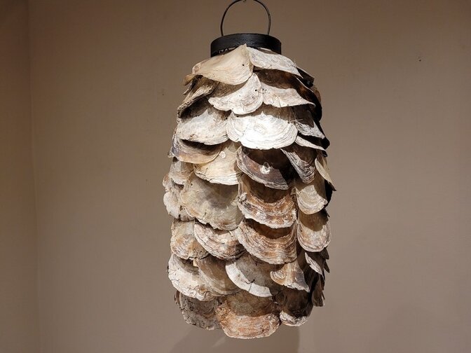 Lampenschirm mit Austernschalen  – 30 x 40 cm