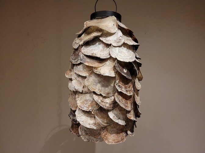Lampenschirm mit Austernschalen  – 30 x 40 cm