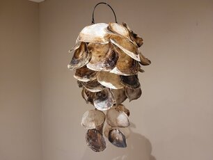 Lampenschirm mit Austernschalen – 35 x 60 cm