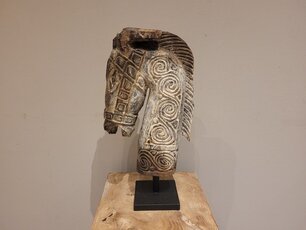 Pferdekopf aus Holz auf Ständer – 23 x 45 x 12 cm