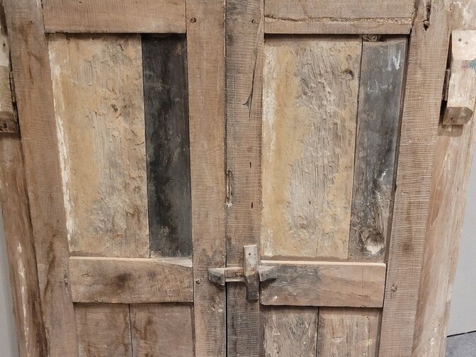 Altes orientalisches Fenster mit Fensterläden – 95 x 155 x 9 cm