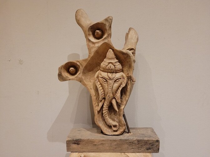 Elefantenskulptur – 35 x 50 x 10 cm – 01