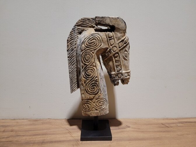 Pferdekopf aus Holz auf Ständer - 45cm