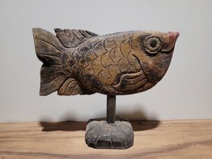 Fisch auf Ständer – farbig – 65 x 55 cm