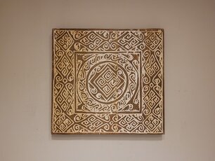 Wandpaneel mit Schnitzereien 55x55cm