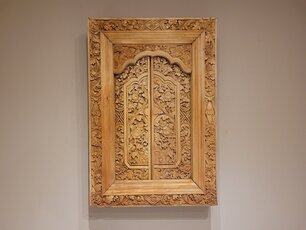 Fenster mit Rahmen – Holzschnitzerei – 65 x 95 cm