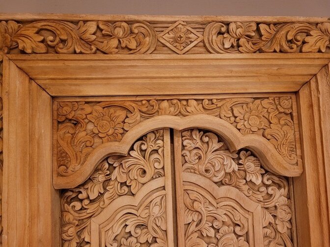 Fenster mit Rahmen – Holzschnitzerei – 65 x 95 cm