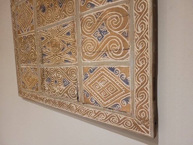 Wandpaneel mit Holzschnitzereien 100 x 70 cm