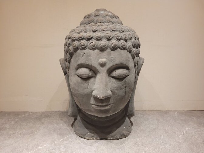 Buddha-Kopf – 110 cm – grau