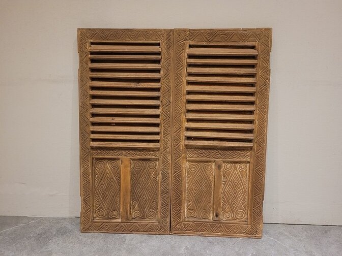 Louvre-Türen mit Schnitzereien – 90 x 100 cm