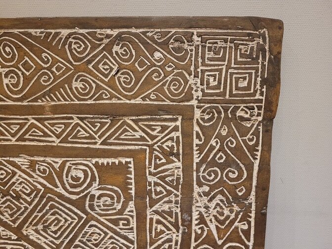 Wanddekoration mit Holzschnitzerei 130 x 120 cm – SKA24106-06