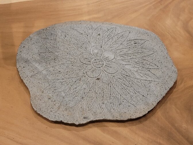 Naturstein-Trittsteine mit Blumenmotiv +/- 55x40cm