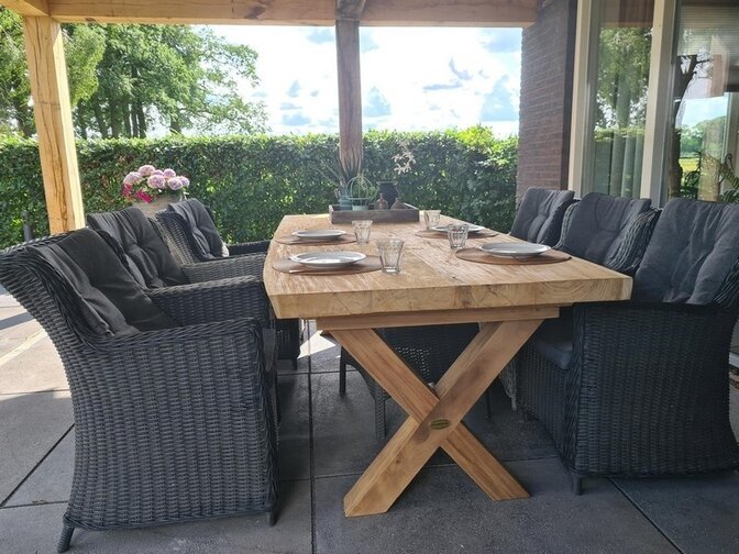 Tischplatte aus Teak-Baumstamm 95x240cm für den Außenbereich