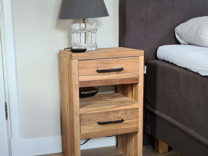 Teak Nachttisch 42 x 32 x 70 cm – Natural