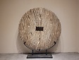 Runde Holz Dekoscheibe auf Ständer – 120 x 140 cm