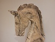 Pferdekopf aus Holz auf Ständer – 90 cm