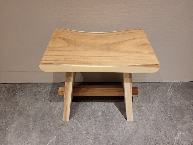 Japanischer Hocker – Suar-Holz