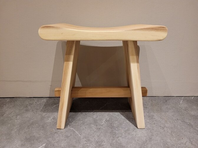 Japanischer Hocker – Suar-Holz