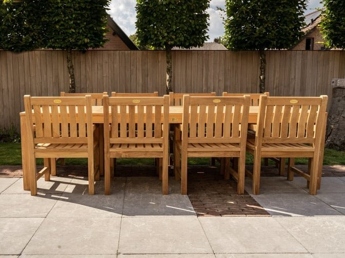 Gartenmöbelgarnitur für 8 Personen mit 300 cm langem Gartentisch Verona und Blockholzstühlen