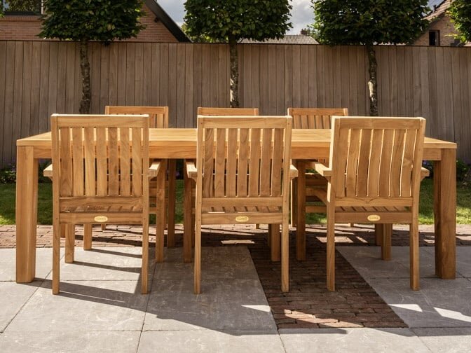 Teak-Gartentisch Verona 250 mit 6 stapelbaren Stühlen Torino Verti