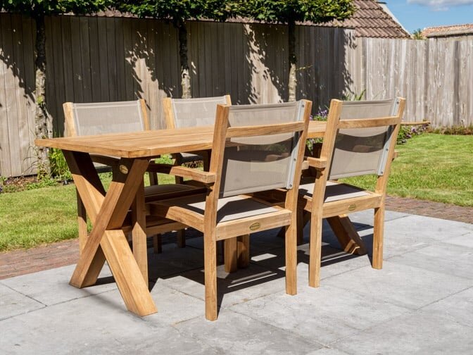 Gartenmöbelgarnitur Bari für 4 Personen mit Gartentisch 90 x 180 cm