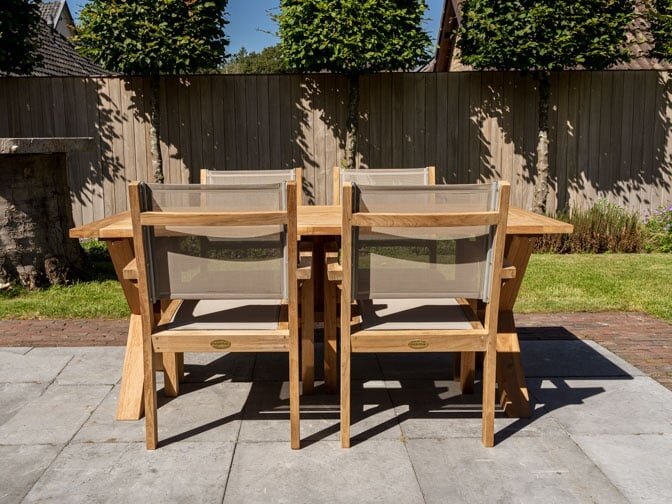Gartenmöbelgarnitur Bari für 4 Personen mit Gartentisch 90 x 180 cm