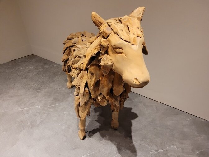 Stehende Schaf-Skulptur aus Treibholz