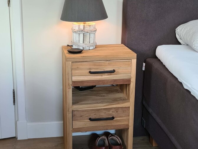 Teak Nachttisch 42 x 32 x 70 cm – Natural