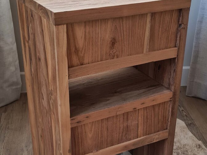 Teak Nachttisch 42 x 32 x 70 cm – Natural