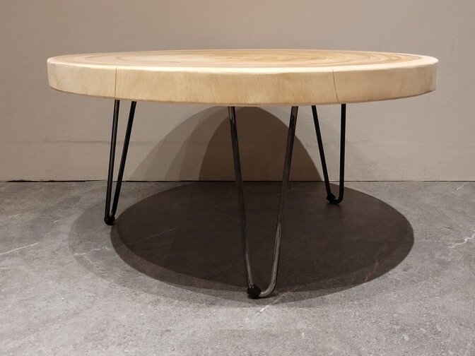 Runder Couchtisch mit Hairpins & Baumstamm-Tischplatte 80x41 cm