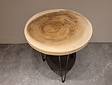 Runder Couchtisch mit Hairpins & Baumstamm-Tischplatte 70x75 cm