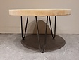 Runder Couchtisch mit Hairpins & Baumstamm-Tischplatte 70 x 41 cm
