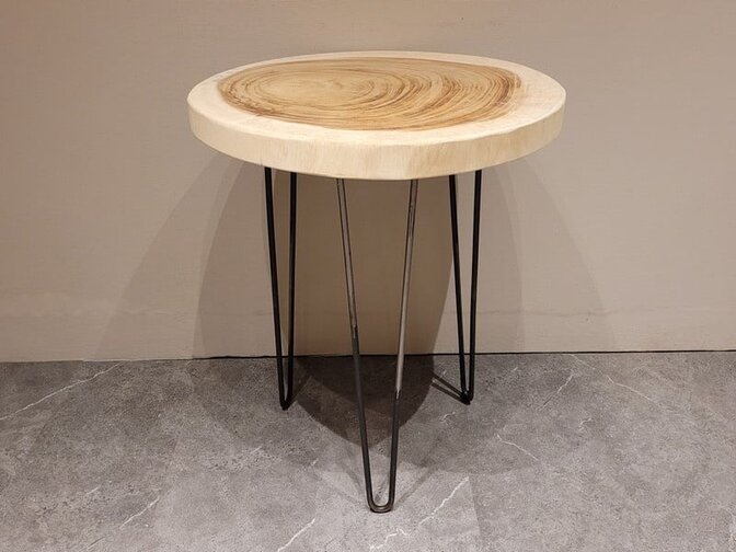Runder Couchtisch mit Hairpins & Baumstamm-Tischplatte 60 x 74 cm