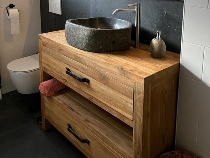 Badezimmerschrank aus Teakholz 110x45x85 cm – naturbelassen
