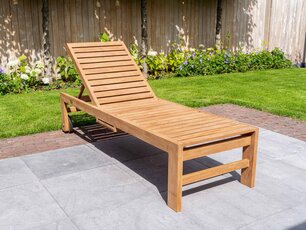 Teak-Liege Trento mit Rollen