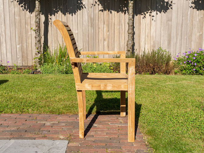 Stapelbarer Teak Gartensessel Lucca
