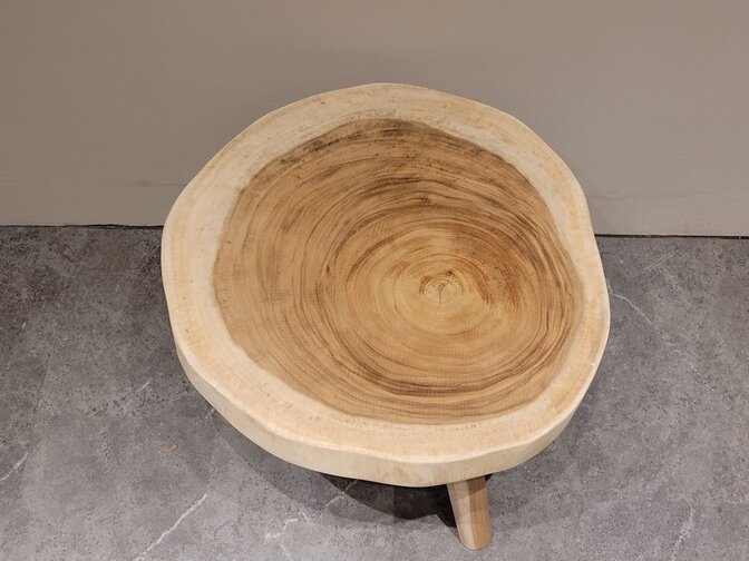 Couchtisch 60 x 45 cm auf 3 Beinen