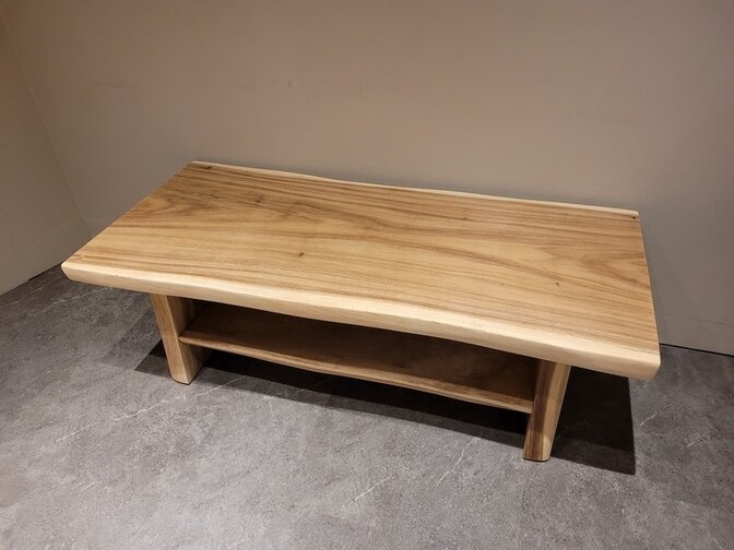 Couchtisch aus Suar-Baumstamm 60x150x50 cm – mit unterer Ablage