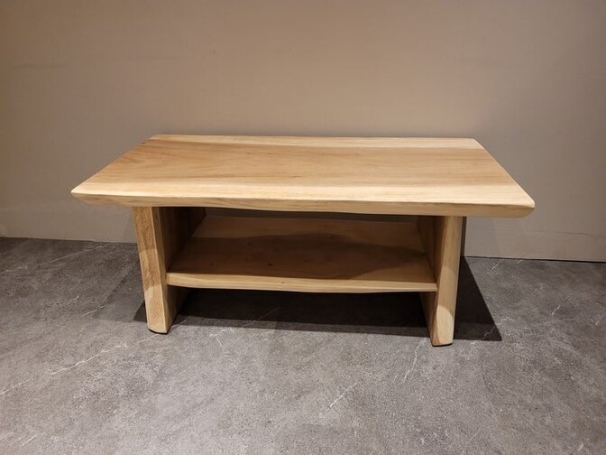 Couchtisch aus Suar-Baumstamm 60x120x50 cm – mit unterer Ablage
