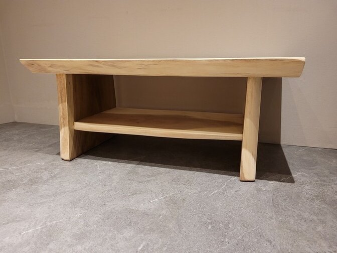 Couchtisch aus Suar-Baumstamm 60x120x50 cm – mit unterer Ablage