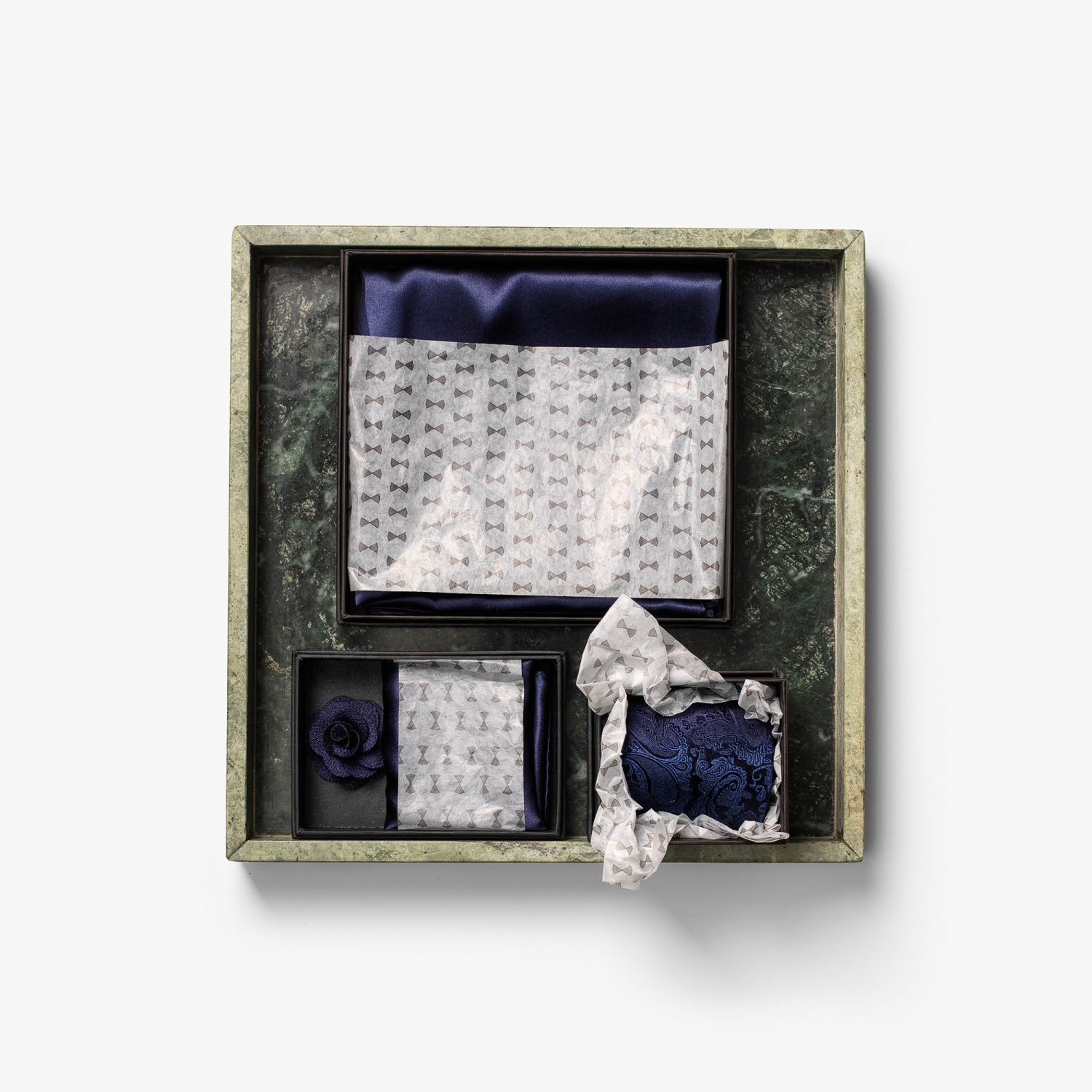 J. Harvest & Frost j.harvest & frost solid hankie & lapel pin with giftbox 2920500