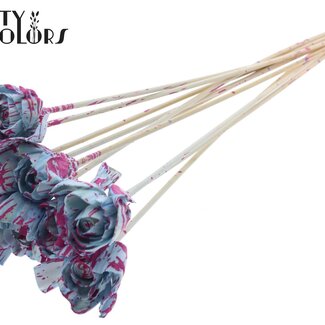 Shola Rozen op stok | Kleur: Gespetterd Lichtblauw Kerskleurig | Shola Dear Holly | Diameter 6 centimeter | Lengte  ± 50 centimeter | 10 bijstekers per bos | Per bos