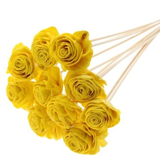 QC Shola Rose with wax on stem | Colour: Yellow | Shola Beauty Rose | Diameter 6 centimetre | Length ± 50 centimetre | 10 picks per bunch | Per bunch