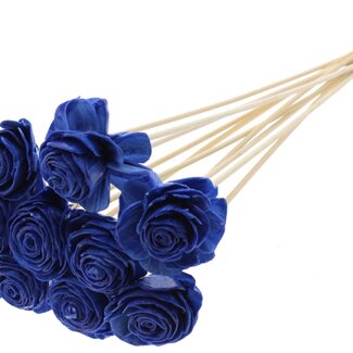 QC Shola rose with wax on stem | Colour: Blue | Shola Beauty Rose | Diameter 6 centimeter | Length ± 50 centimeter | 10 picks per bunch | Per bunch
